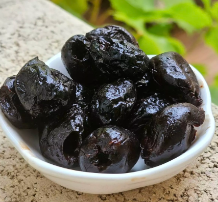 Olives noires confites